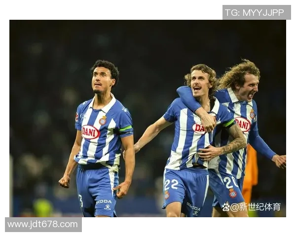 西甲焦点战西班牙人对阵巴萨罗那精彩直播全程回顾与分析