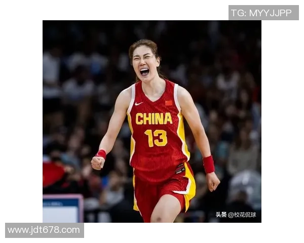 全运会争议一幕:19岁举重女选手被172斤杠铃砸中 教练回身离去